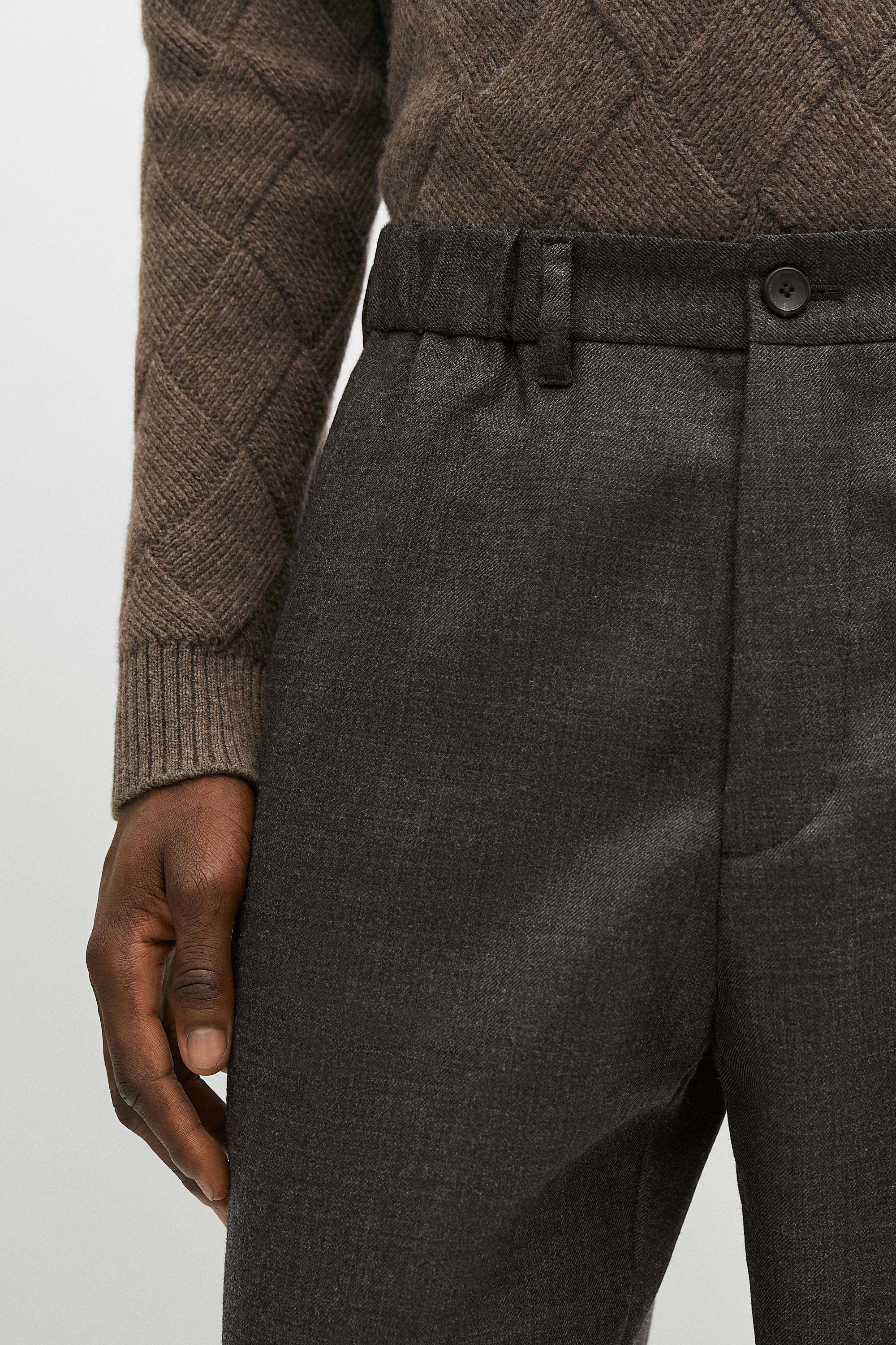 Relaxed fit 100% wool pants with elastic waistband